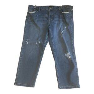 3/$25.  Reitmans R Jeans Cropped Petites Distressed Medium Wash Womens Size 33